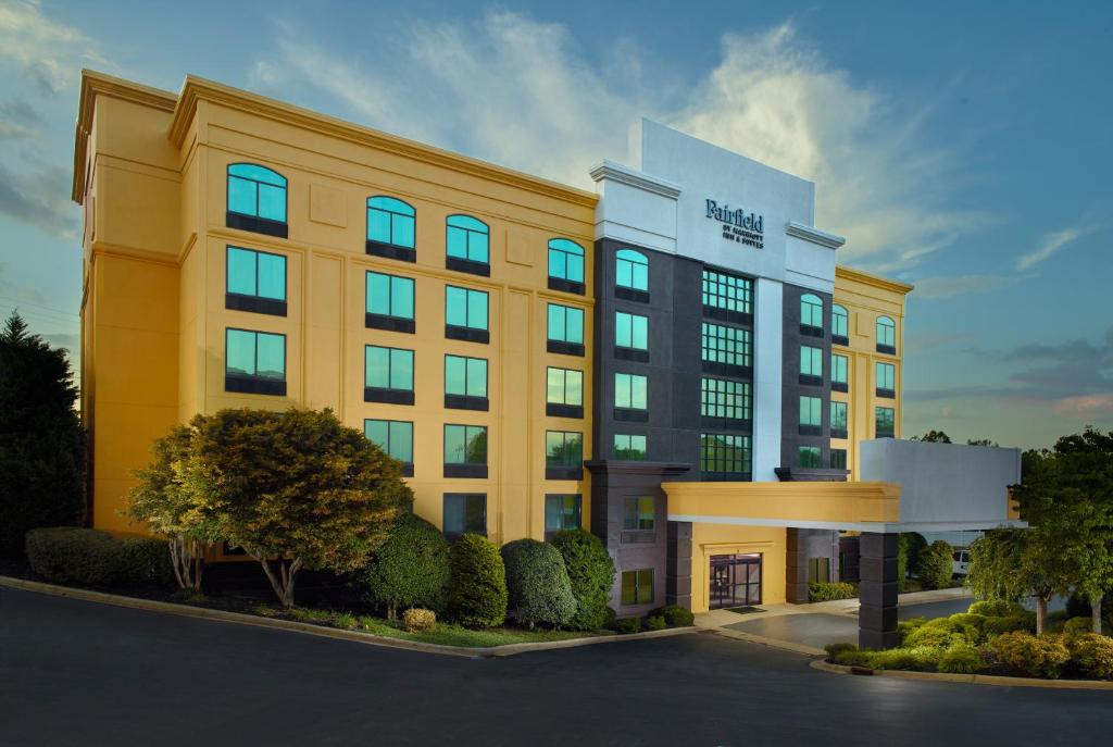 Fairfield by Marriott Inn & Suites Asheville Outlets Main image 1